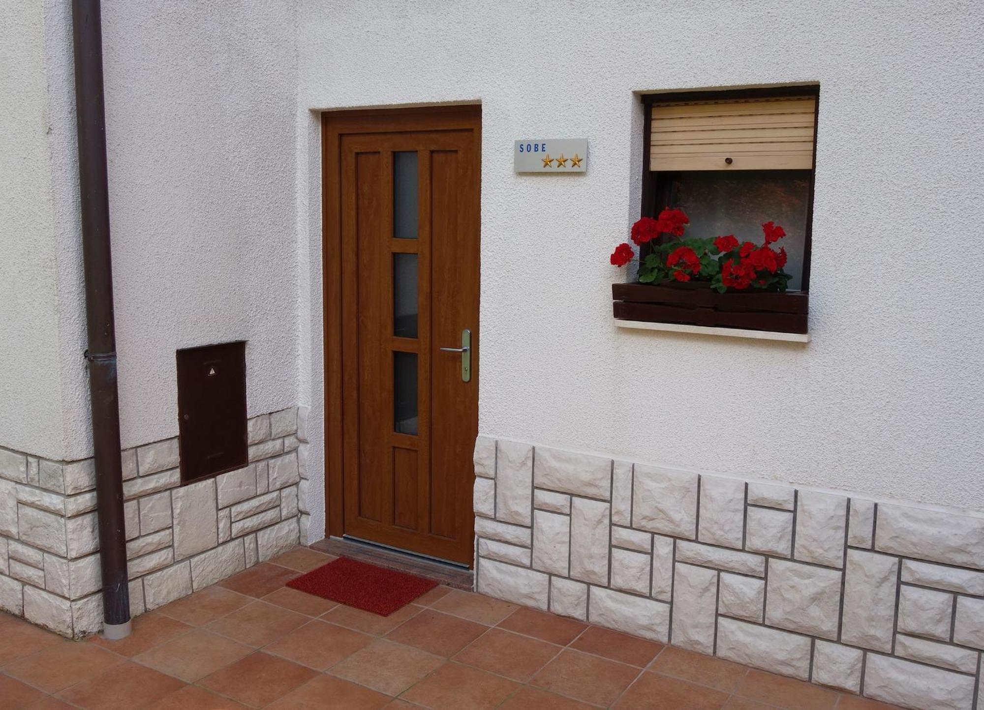 Sobe Vera Bovec Luaran gambar
